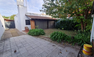 Oportunidad, Casa 3 Ambientes Y Galpón Al Fondo