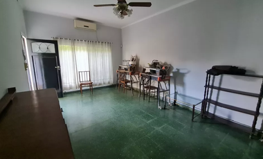 Oportunidad, Casa 3 Ambientes Y Galpón Al Fondo