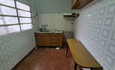 Oportunidad, Casa 3 Ambientes Y Galpón Al Fondo