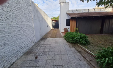 Oportunidad, Casa 3 Ambientes Y Galpón Al Fondo