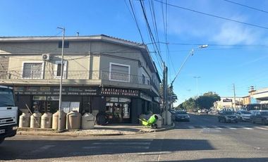 Complejo comercial en bloque a la venta en Malvinas Argentinas