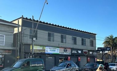 Complejo comercial en bloque a la venta en Malvinas Argentinas