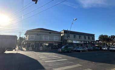 Complejo comercial en bloque a la venta en Malvinas Argentinas