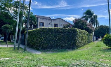 CHALET DE 5 AMB CON PISCINA EN ADROGUE