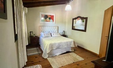 CHALET DE 5 AMB CON PISCINA EN ADROGUE