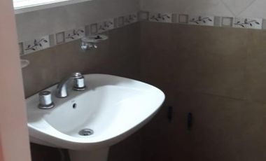 Casa de 4 ambientes en Ballester.