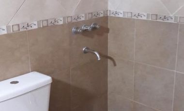 Casa de 4 ambientes en Ballester.