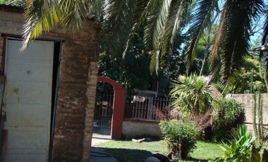 VENTA DE CASA 4 AMBIENTES A RECICLAR - LOTE DE 300 M2 - IDEAL INVERSORES - A METROS DE HIPÓLITO IRIGOYEN