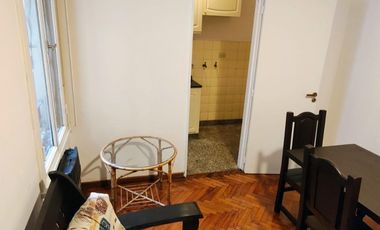 ALQUILER en Esmeralda al 800  Retiro 2 Ambientes + Cochera.