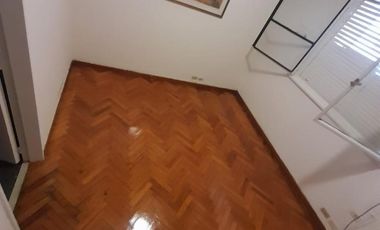 ALQUILER en Esmeralda al 800  Retiro 2 Ambientes + Cochera.