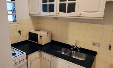 ALQUILER en Esmeralda al 800  Retiro 2 Ambientes + Cochera.