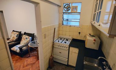 ALQUILER en Esmeralda al 800  Retiro 2 Ambientes + Cochera.