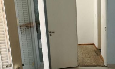Casa de 4 ambientes con patio en Flores Norte