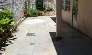 Casa de 4 ambientes con patio en Flores Norte