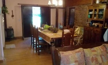 CASA QUINTA CON PISCINA.