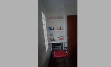 VENDO CASA DE 5 AMB GARAJE 2 AUTOS MÁS DEPARTAMENTO DE 3 AMB