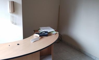 Oficiina 29 m2 con patio