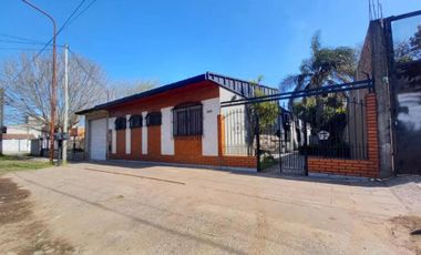 CASA COMERCIAL 5 AMBIENTES - RAFAEL CASTILLO