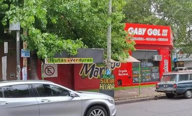 VENTA EXCELENTE LOCAL EN ESQUINA - 150 M2 CUBIERTOS