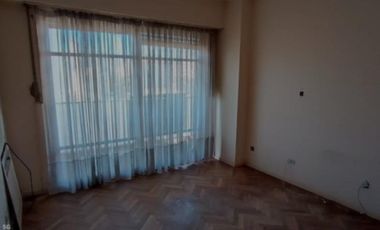 VENDO DEPTO 5 AMB CON COCHERA