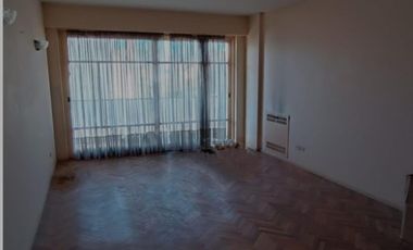 VENDO DEPTO 5 AMB CON COCHERA