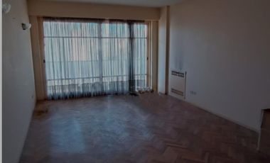 VENDO DEPTO 5 AMB CON COCHERA