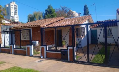 VENTA de casa bellísima cuadra Bo Balzaretti