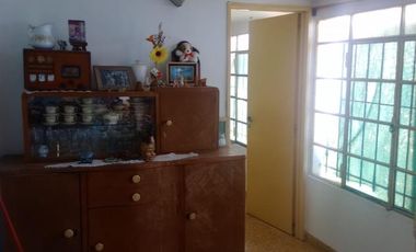 VENTA de casa bellísima cuadra Bo Balzaretti