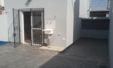 ALQUILER - RAMOS MEJIA - 1 AMBIENTE AMPLIO DIVISIBLE CON PATIO - NO PAGA EXPENSAS - 1° PISO POR ESCALERA - NO SE ACEPTAN MASCOTAS