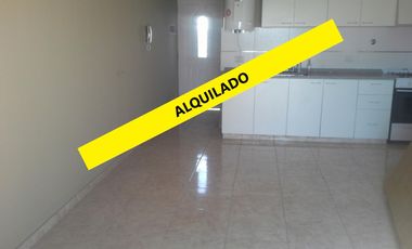 ALQUILER - RAMOS MEJIA - 1 AMBIENTE AMPLIO DIVISIBLE CON PATIO - NO PAGA EXPENSAS - 1° PISO POR ESCALERA - NO SE ACEPTAN MASCOTAS