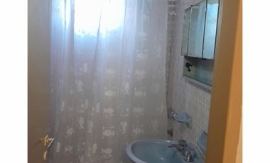 SAN JUSTO (CENTRO), DEPTO. DE 3 AMB. 2° PISO POR ESCALERA