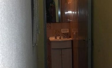 CASA DE 3 AMBIENTES CON PARQUE AL FONDO Y PILETA.