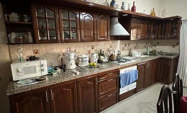 VENTA IMPORTANTE PROPIEDAD MAS DEPARTAMENTO EN PLANTA ALTA