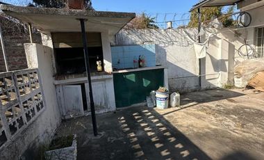 Casa tres ambientes a la venta en Bella Vista