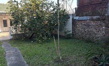 Casa tres ambientes a la venta en Bella Vista