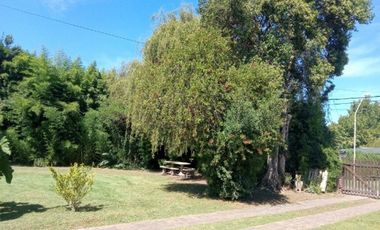 excelente esquina con vivienda antigua a refaccionar