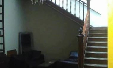 Casa antigua a metros del Bv. Pellegrini