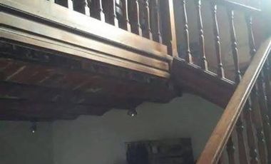 Casa antigua a metros del Bv. Pellegrini