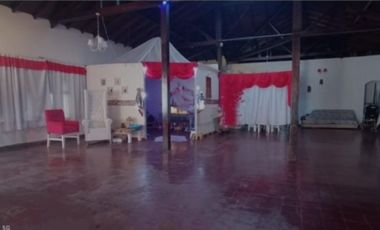 VENDO CASA PARA USO DE FAMILIA O COMERCIAL
