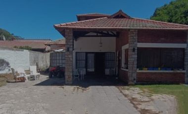 VENDO CASA PARA USO DE FAMILIA O COMERCIAL