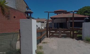 VENDO CASA PARA USO DE FAMILIA O COMERCIAL