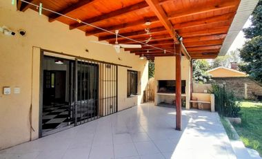 VENTA CHALET 4 AMBIENTES C/PARQUE QUINCHO MONTE GRANDE