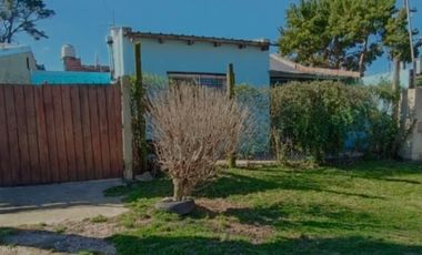 VENDO CASA 4 AMB CON TROTADORA PARA 2 AUTOS