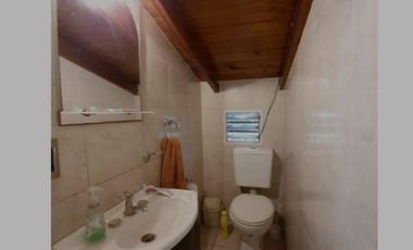 VENDO CASA 7 AMB CON PISCINA