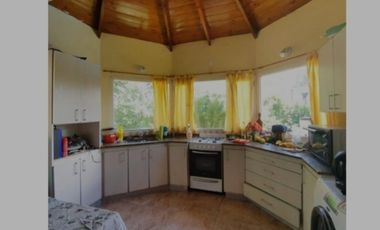 VENDO CASA 7 AMB CON PISCINA
