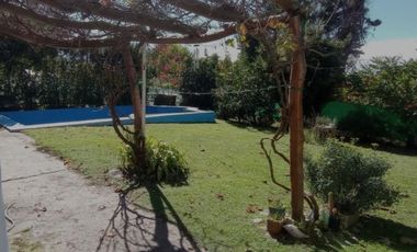VENDO CASA 7 AMB CON PISCINA
