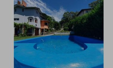 VENDO CASA 7 AMB CON PISCINA