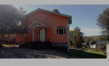 VENDO CASA 7 AMB CON PISCINA