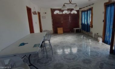 VENDO CASA 7 AMB CON PISCINA