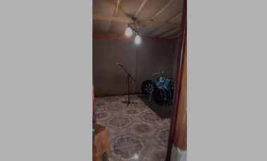 VENDO CASA 7 AMB CON PISCINA